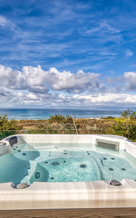 Villa Dominante: bubbelbad, Buitenkanten, Buitenshuis, Keer bekeken