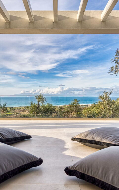 Villa Dominante: Balkon / terras / patio, Buitenkanten, Buitenshuis, Keer bekeken