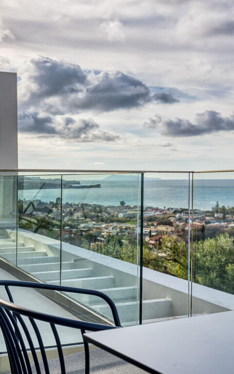 Villa Dominante: Balkon / terras / patio, Buitenkanten, Buitenshuis, Keer bekeken