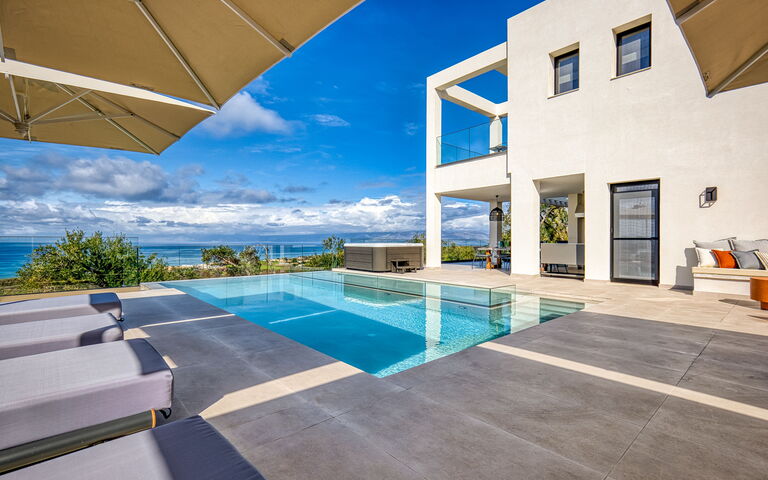 Villa Dominante: Buitenkanten, Buitenshuis, Keer bekeken, zwembad