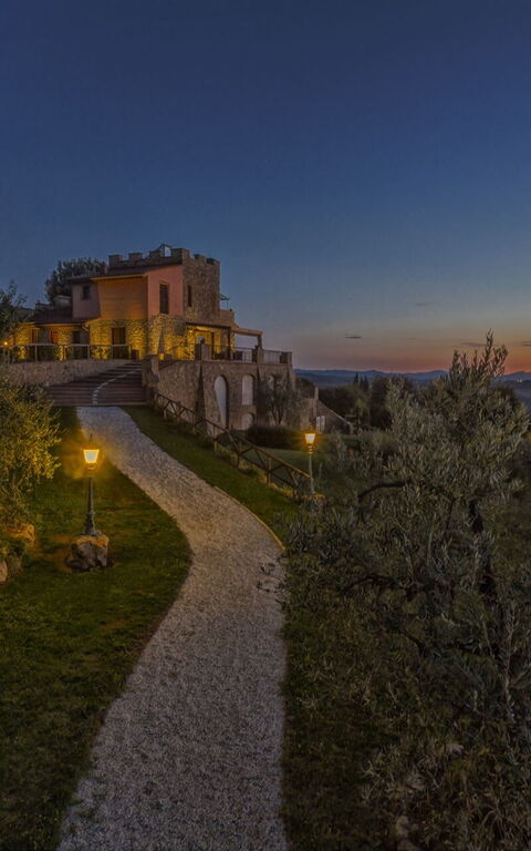 Villa Torresassa: Buitenkanten, Buitenshuis, Tuin