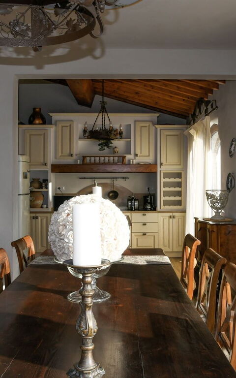 Villa Torresassa: Keuken, Lunchroom, Woonkamer