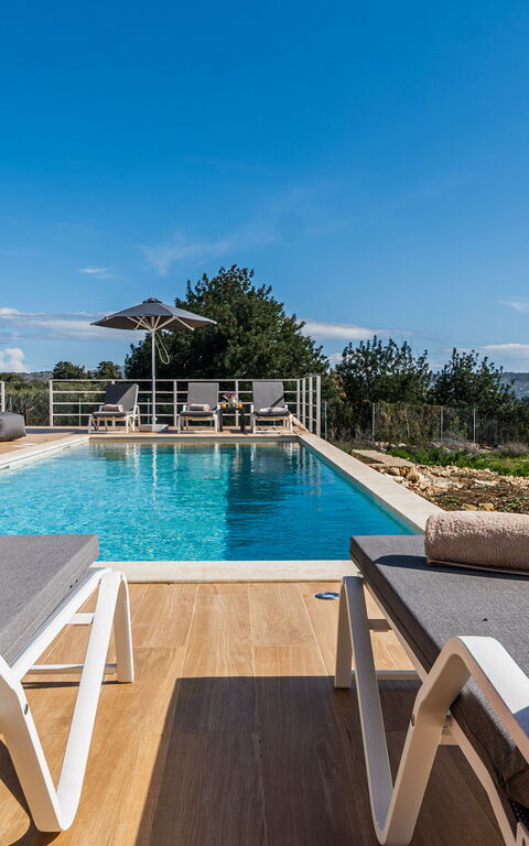 Villa Orientem Bis: Buitenkanten, Buitenshuis, Keer bekeken, zwembad