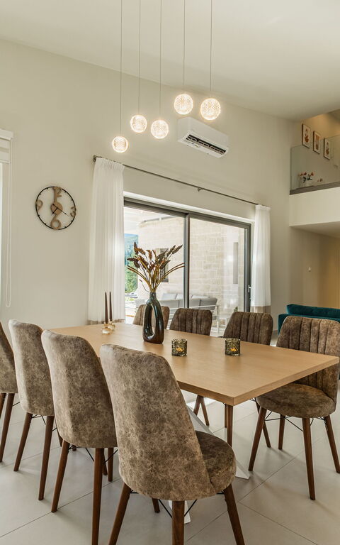 Villa Orientem Bis: Keuken, Lunchroom, Woonkamer