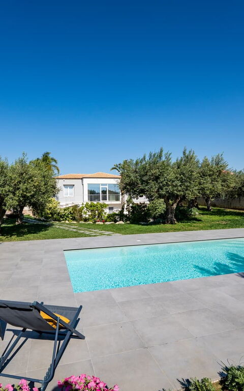 Villa Virginia: Buitenkanten, Buitenshuis, zwembad