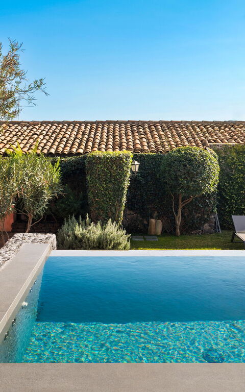 Micanera House: Buitenkanten, Buitenshuis, Tuin, zwembad