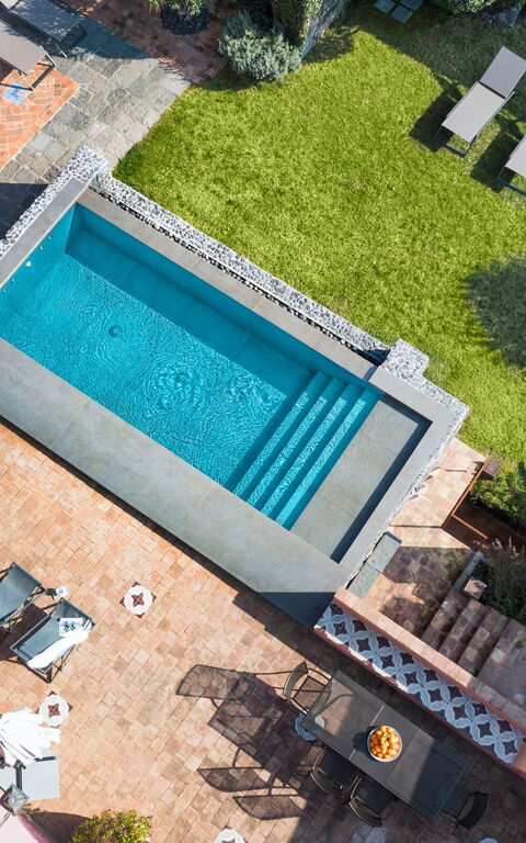 Micanera House: Buitenkanten, Buitenshuis, Tuin, zwembad