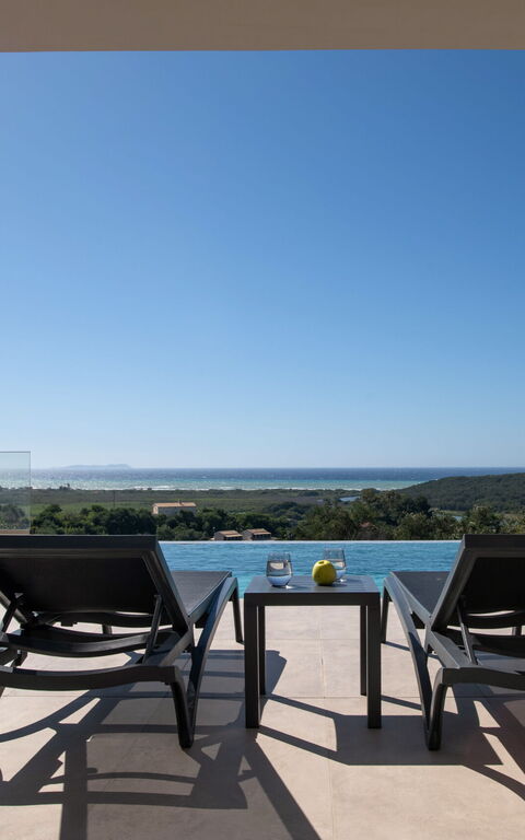 Villa Cocona: Buitenkanten, Buitenshuis, Keer bekeken, zwembad