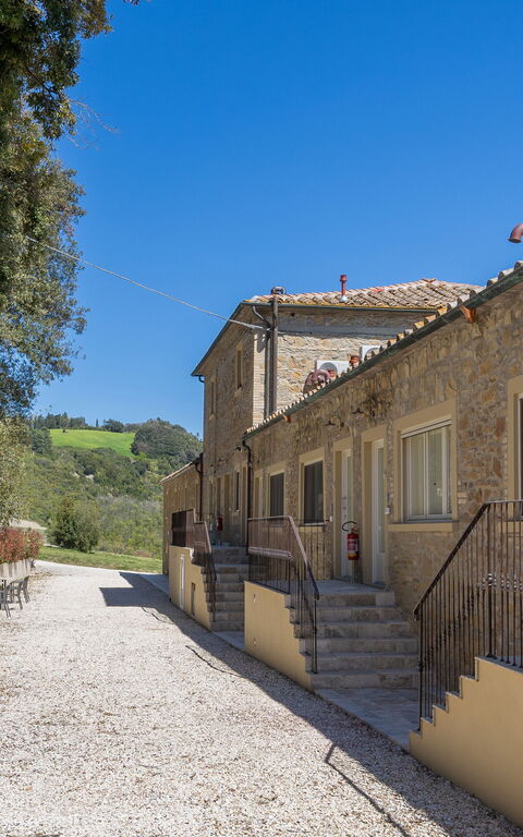 Borgo Ariano: Buitenkanten, Buitenshuis