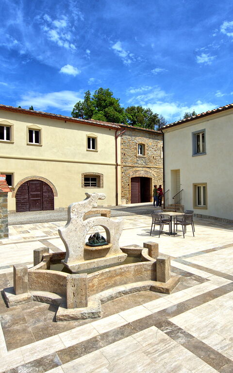 Borgo Ariano: Buitenshuis