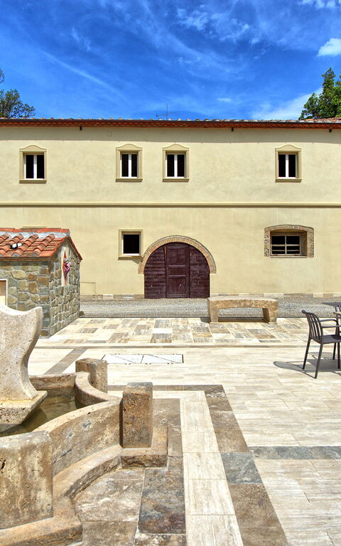 Borgo Ariano: Buitenshuis