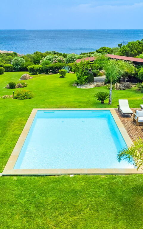 Villa Silenis: Buitenkanten, Buitenshuis, Keer bekeken, Tuin, zwembad