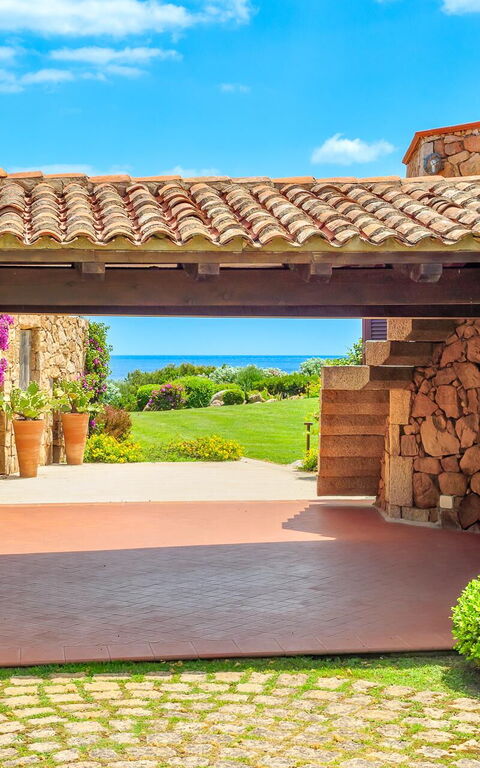 Villa Silenis: Buitenkanten, Buitenshuis