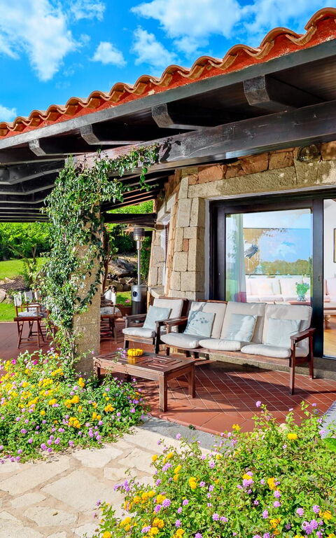 Villa Silenis: Balkon / terras / patio, Buitenkanten, Buitenshuis, Tuin