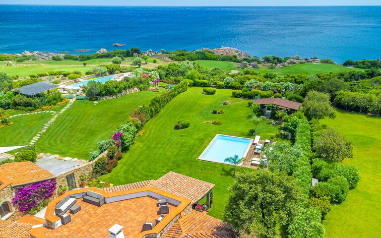 Villa Silenis: Buitenkanten, Buitenshuis, Keer bekeken, Tuin, zwembad