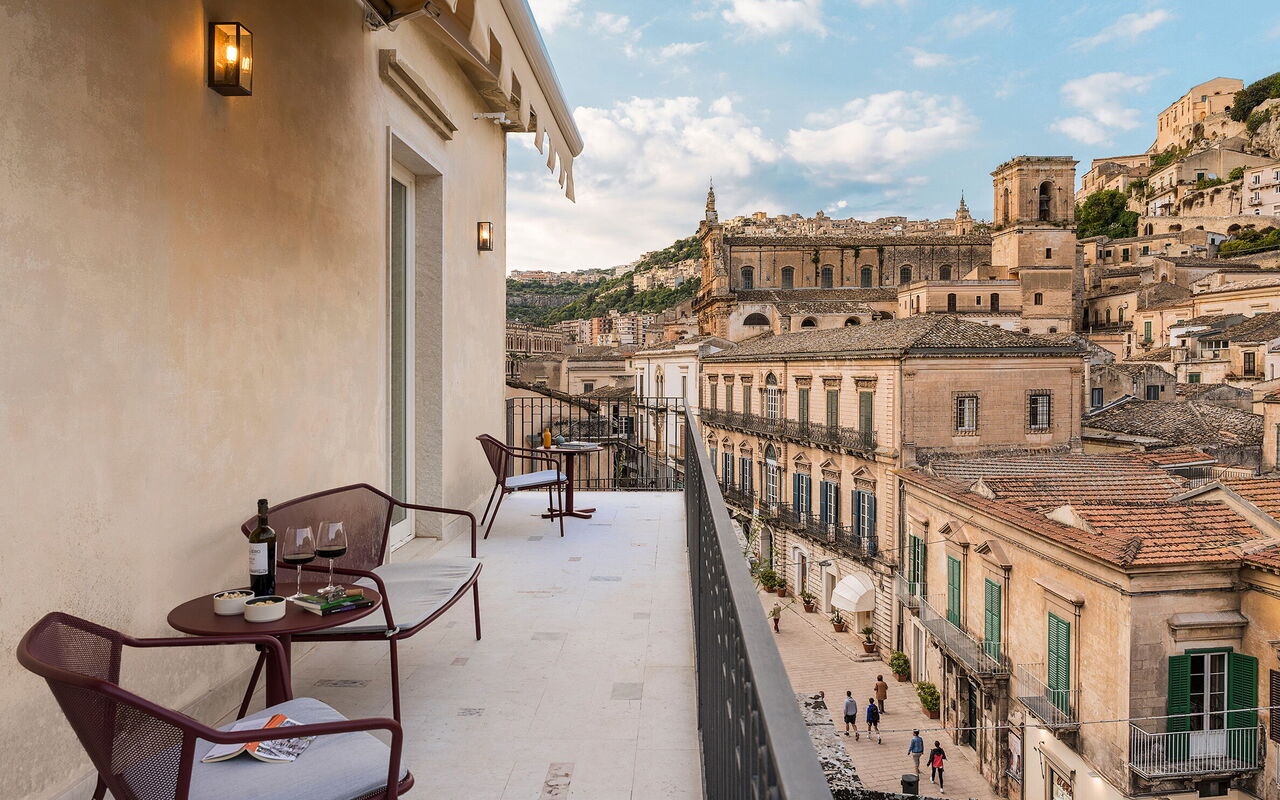 Monumento Apartament: Balkon / terras / patio, Buitenshuis
