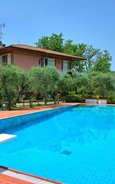 Villa Adriana: Buitenkanten, Buitenshuis, zwembad