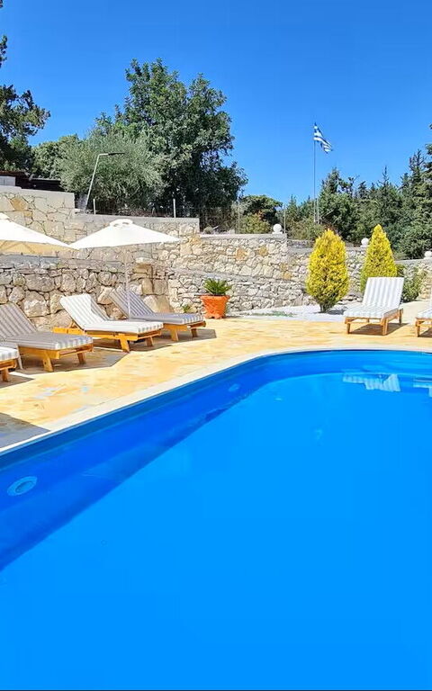 Villa Nikolas: Buitenkanten, zwembad