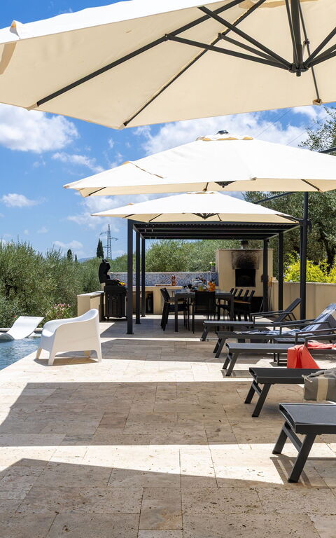 Villa Silvia: Buitenkanten, zwembad