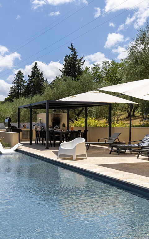 Villa Silvia: Buitenkanten, zwembad