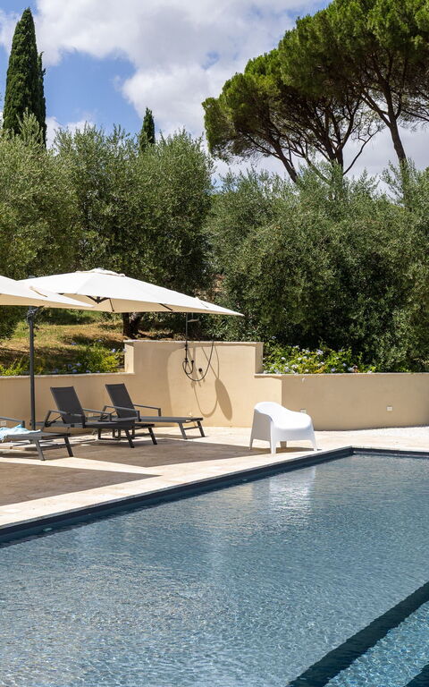 Villa Silvia: Buitenkanten, zwembad