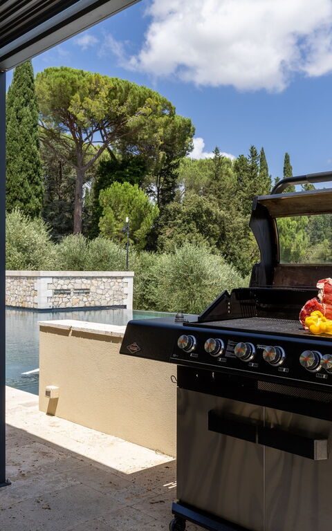 Villa Silvia: Balkon / terras / patio, Buitenkanten, zwembad