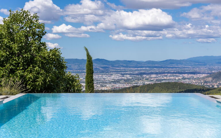 Villa Lonciano - 2026: Buitenkanten, Buitenshuis, Keer bekeken, zwembad