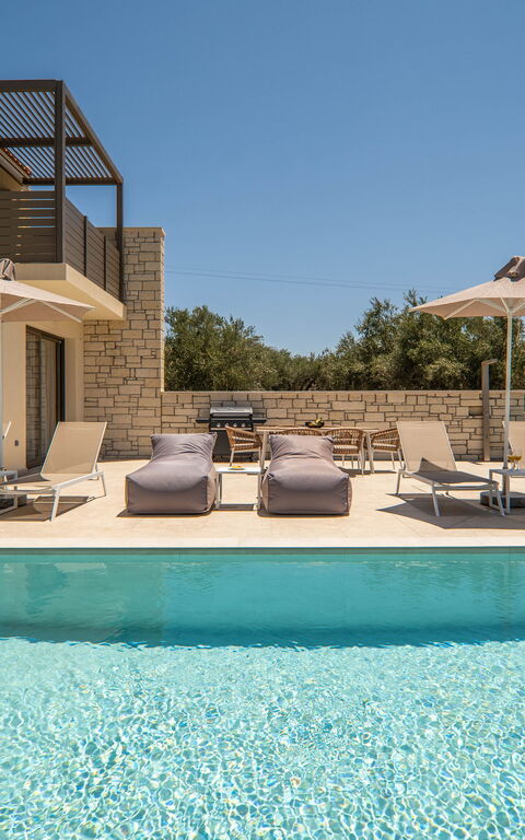 Villa Zen Chrysi: Buitenkanten, Buitenshuis, zwembad