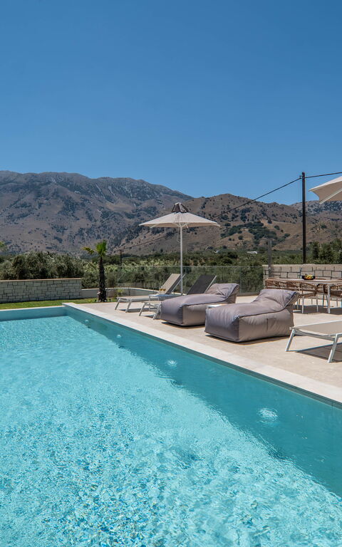 Villa Zen Aphrodite: Buitenkanten, Buitenshuis, zwembad