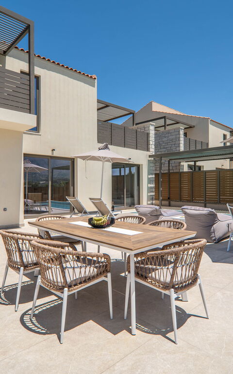 Villa Zen Aphrodite: Balkon / terras / patio, Buitenkanten, Buitenshuis, zwembad