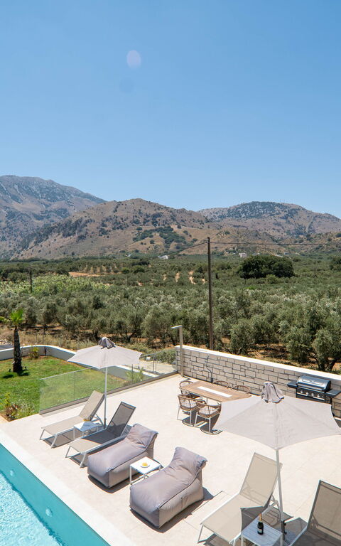 Villa Zen Aphrodite: Buitenkanten, Buitenshuis, Tuin