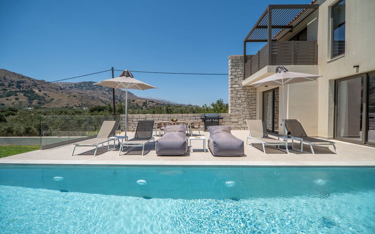 Villa Zen Aphrodite: Buitenkanten, Buitenshuis, zwembad