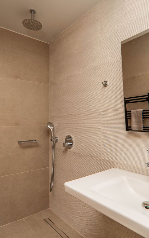 Villa Zen Hephaistos: Badkamer