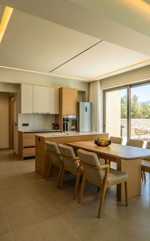 Villa Zen Hera: Keuken, Lunchroom, Woonkamer