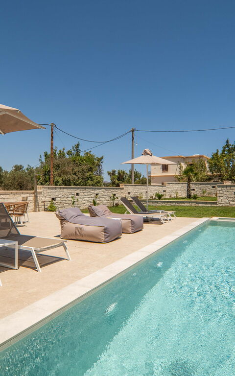 Villa Zen Hera: Buitenkanten, Buitenshuis, zwembad