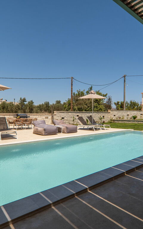 Villa Zen Hera: Buitenkanten, Buitenshuis, zwembad