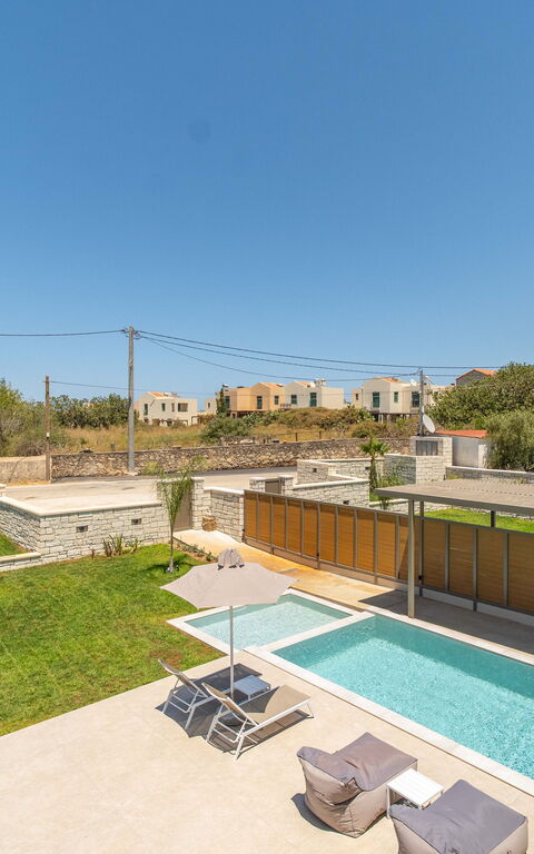 Villa Zen Hera: Buitenkanten, Buitenshuis, zwembad