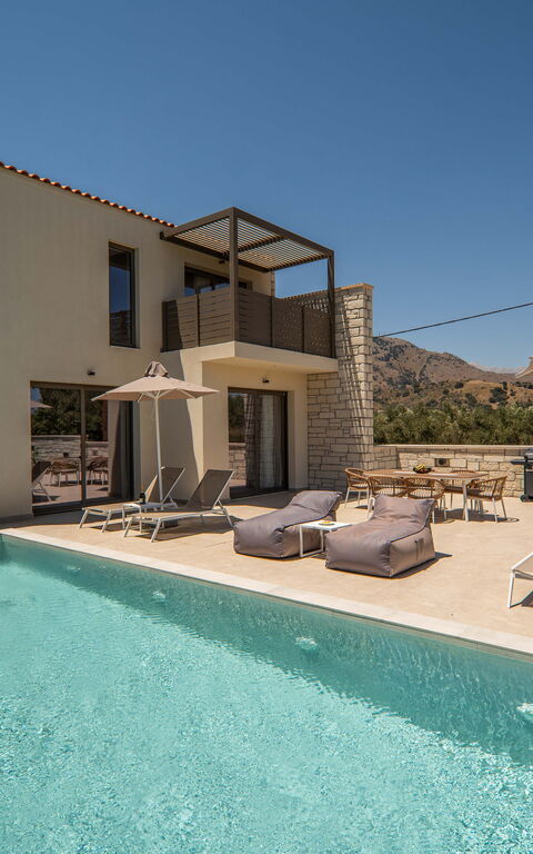 Villa Zen Hera: Buitenkanten, Buitenshuis, zwembad