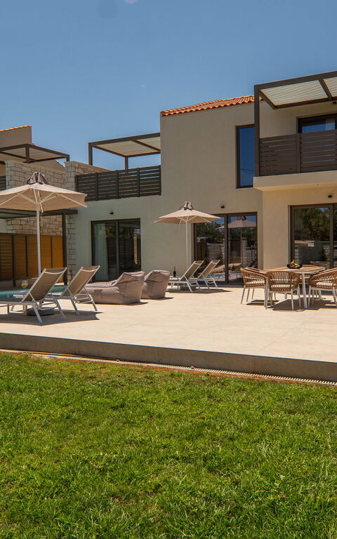 Villa Zen Hera: Buitenkanten, Buitenshuis