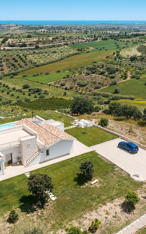 Netina Domus: Buitenshuis, Keer bekeken, Tuin