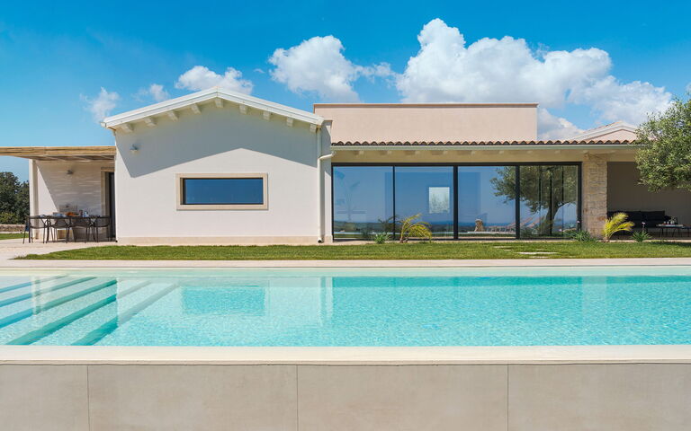 Netina Domus: Buitenshuis, zwembad