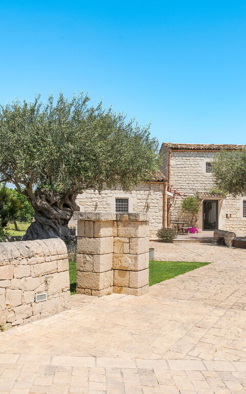 Corte Antigua: Buitenkanten, Buitenshuis, Hoofdingang