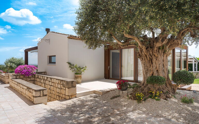 Corte Antigua: Buitenkanten, Buitenshuis