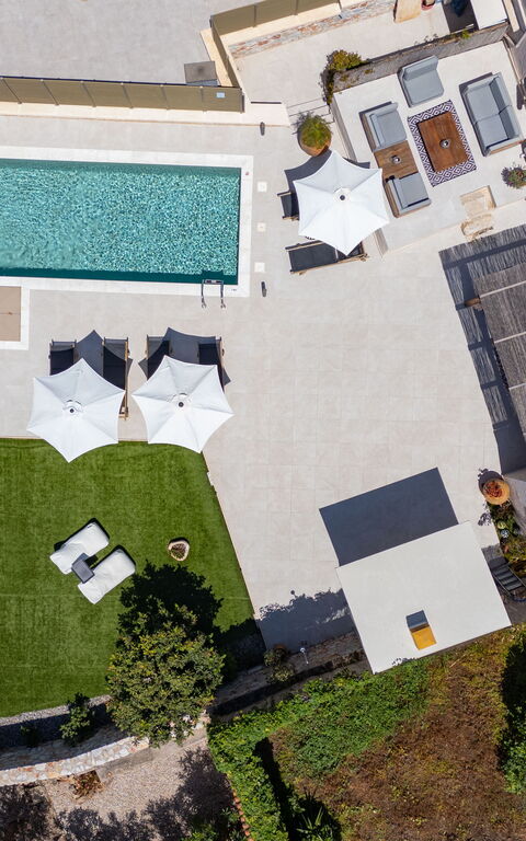 Villa Platon: Buitenshuis, Tuin, zwembad