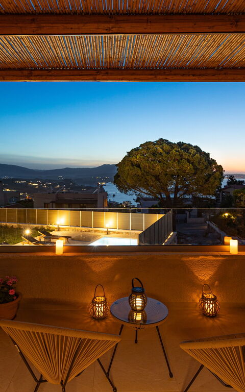 Villa Platon: Balkon / terras / patio, Buitenkanten, Buitenshuis