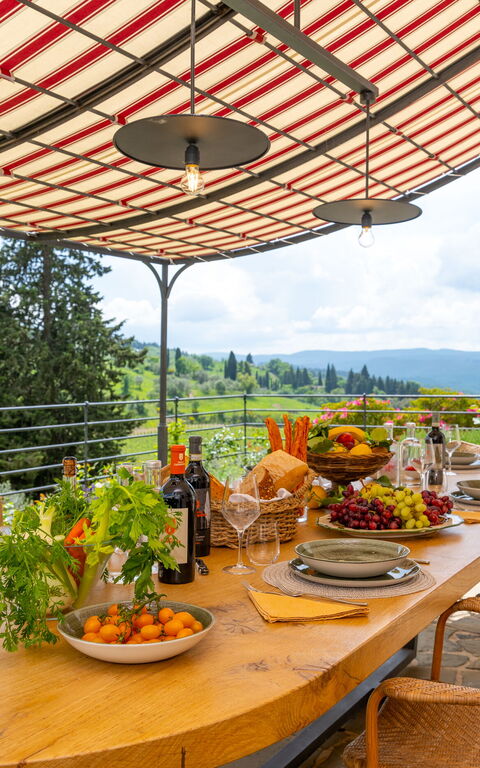 Villa Tenuta Casenuove: Balkon / terras / patio, Buitenkanten, Buitenshuis, Keer bekeken