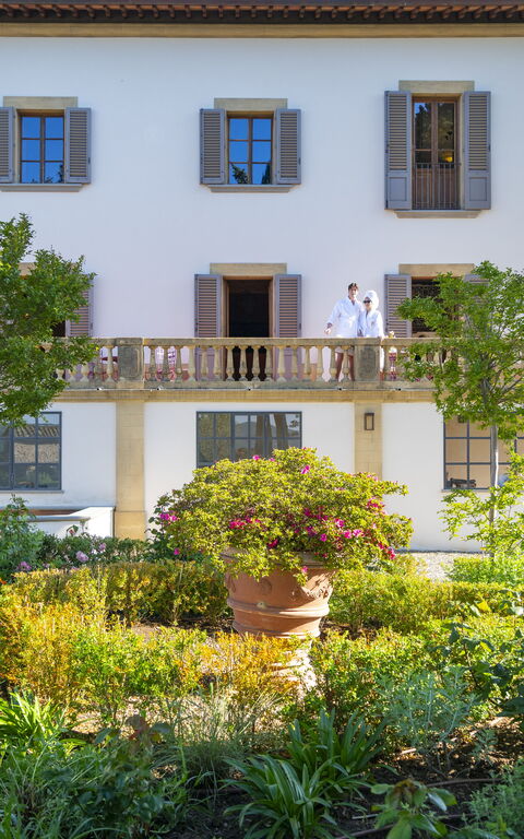 Villa Tenuta Casenuove: Buitenkanten, Buitenshuis, Tuin