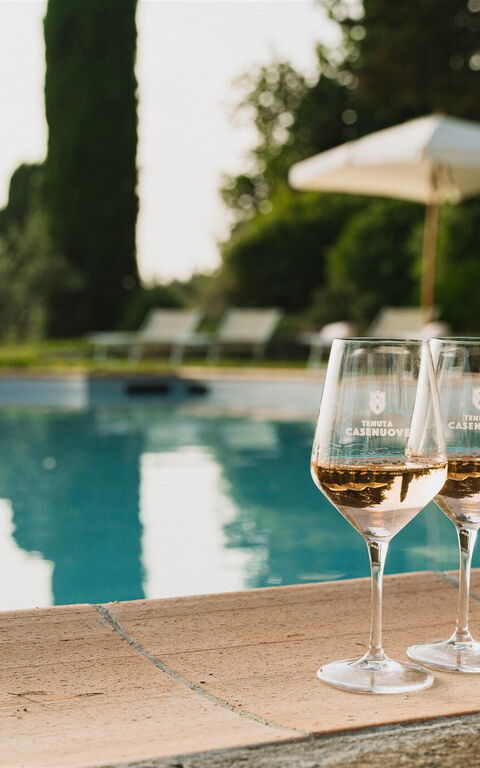 Podere Lupinati: Buitenkanten, Buitenshuis, zwembad