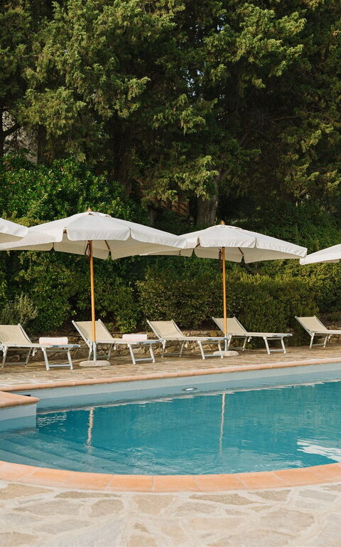 Podere Lupinati: Buitenkanten, Buitenshuis, zwembad