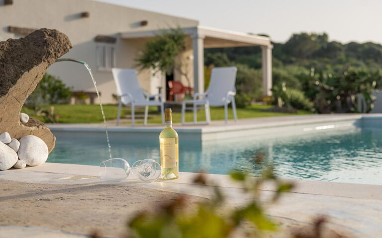 Villa Fior D'acqua: Buitenkanten, Buitenshuis, Tuin, zwembad